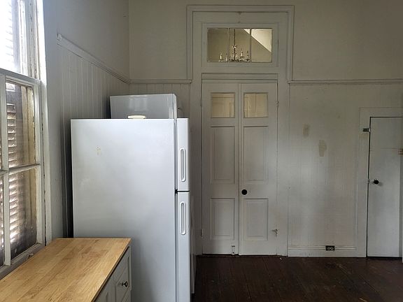4th image of 1029 Foucher St