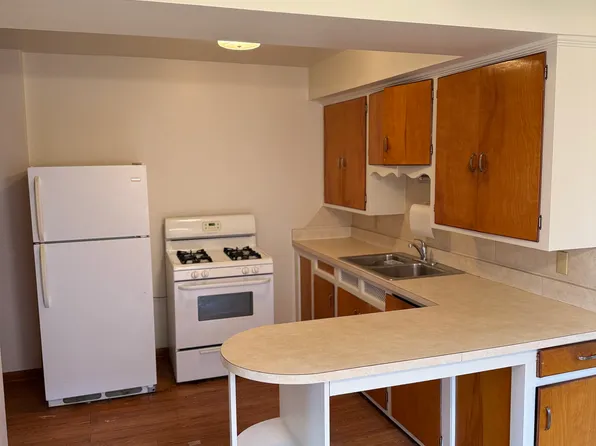 4092 Ridge Rd APT 3, Cleveland, OH 44144