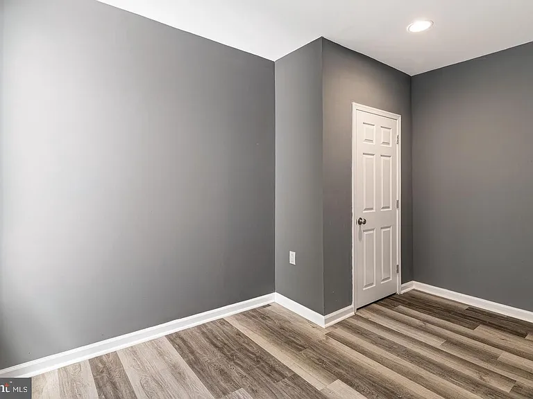 1307 S Hanson St — Photo 9