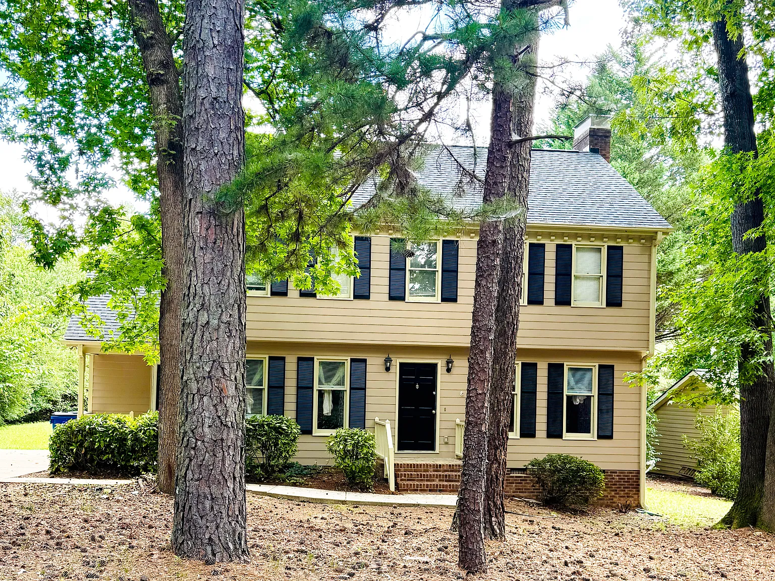 3 bed, 2.5 bath, 1950 sqft, $2,295 — Photo 2
