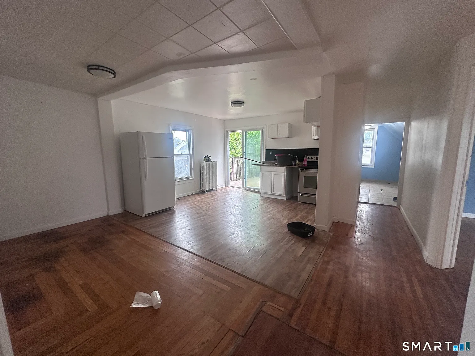 2 bed, 1.0 bath, 2893 sqft, $1,800 — Photo 3