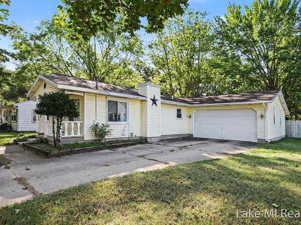 102 Sluyter St SE, Kentwood, MI 49548