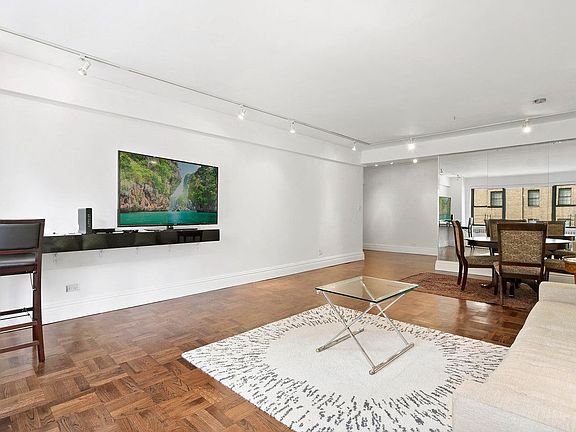 2nd image of 110 E 57th St APT 8C