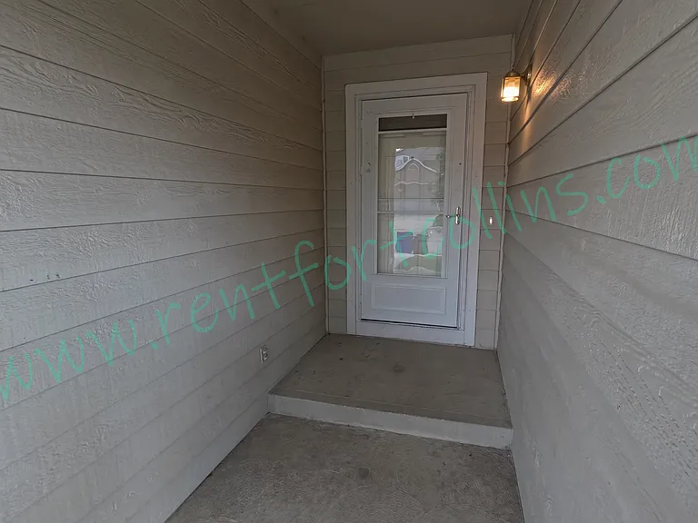 1032 Lavender Ave — Photo 3