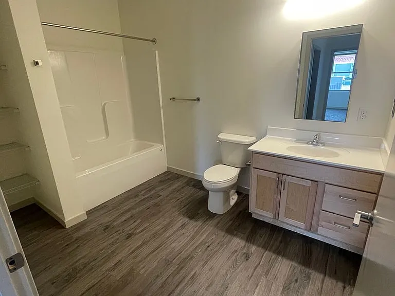 101 Main St S #213 — Photo 7