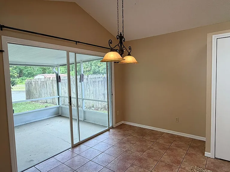 625 Remington Oak Dr — Photo 10