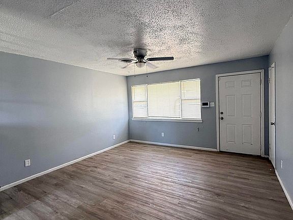 3rd image of 3009 Vinton St