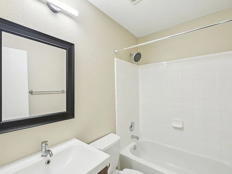 1001 Margaret Dr — Photo 21