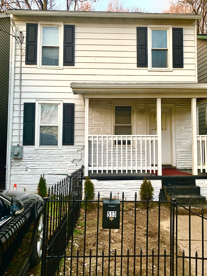 513 Main St photo 1