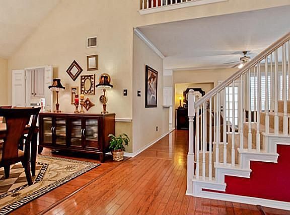 4th image of 4213 Oak Grove Dr