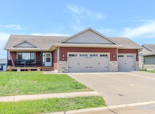 3714 Keystone Cir, Spirit Lake, IA 51360