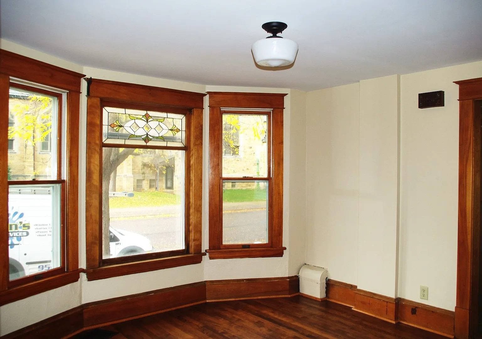 Beautiful, Clean 4 bedroom West 7th Gem!! — Photo 2