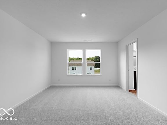 4th image of 6584 Hemlock Ln