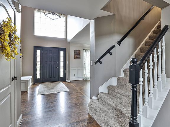 2nd image of 861 Havenwood Ct