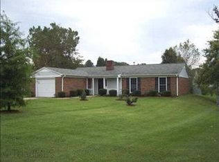 304 Cheltenham Dr, Winston Salem, NC 27103