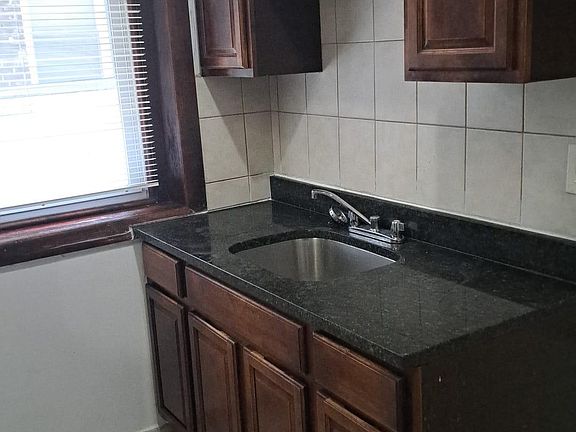 2nd image of 5851 N Camac St #3