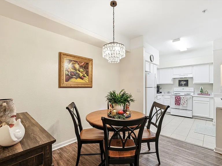 2801 Chancellorsville Dr #617 — Photo 8