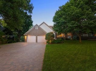 549 Yankton College Ln, New Brighton, MN 55112