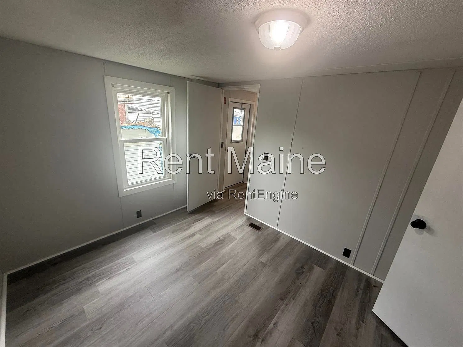 3 bed, 2.0 bath, 1036 sqft, $1,250 — Photo 2