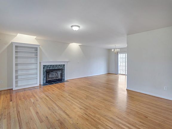 5th image of 11 Tallwood Trl