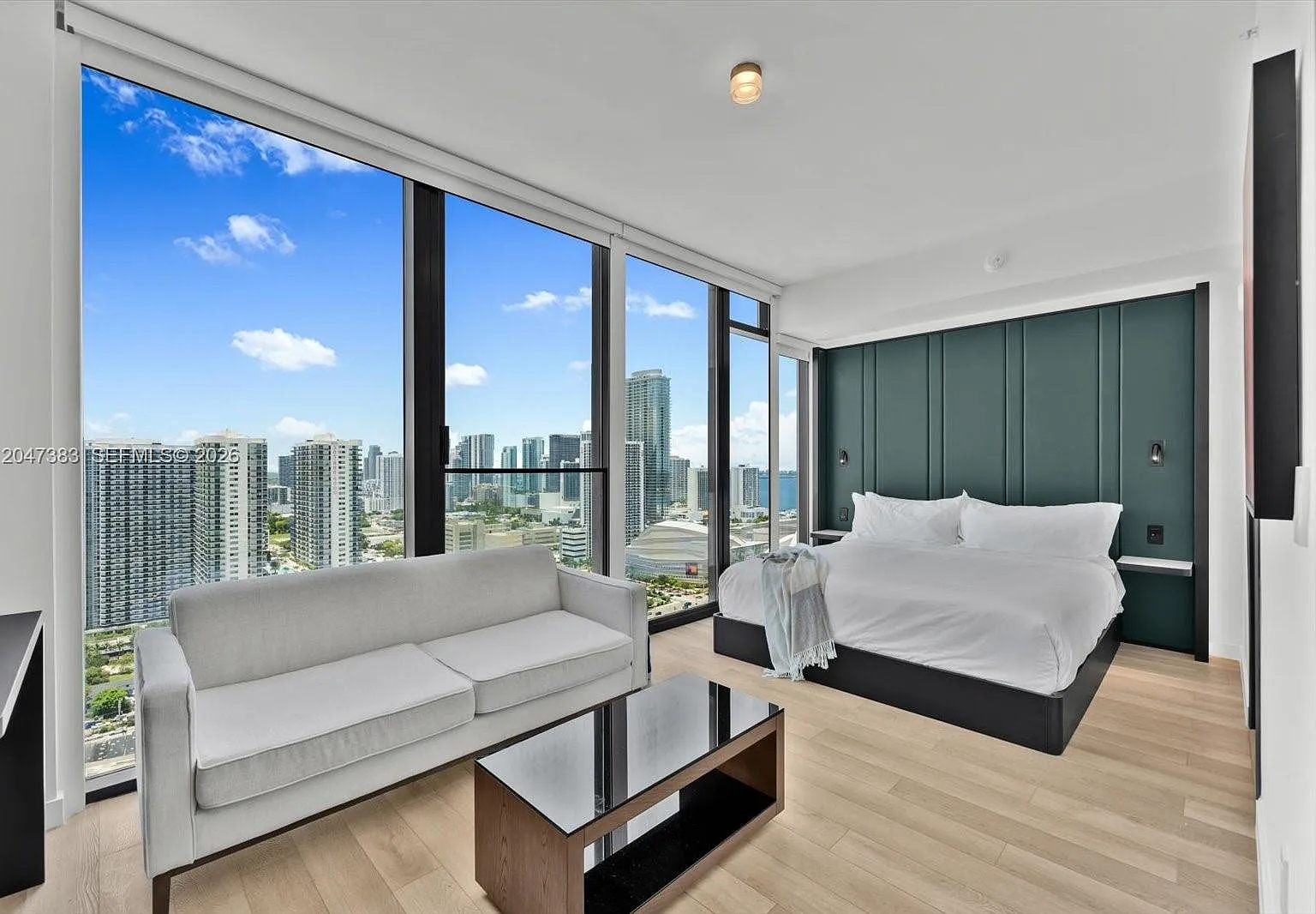 E11even Club Hotel & Resid — Photo 1