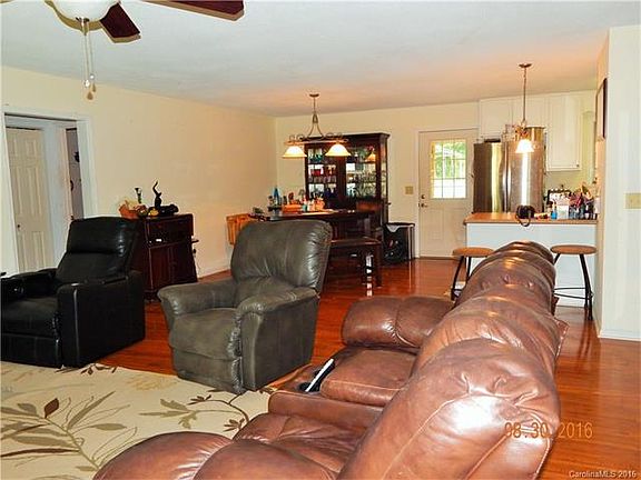 3rd image of 129 Woodline Dr #495/496