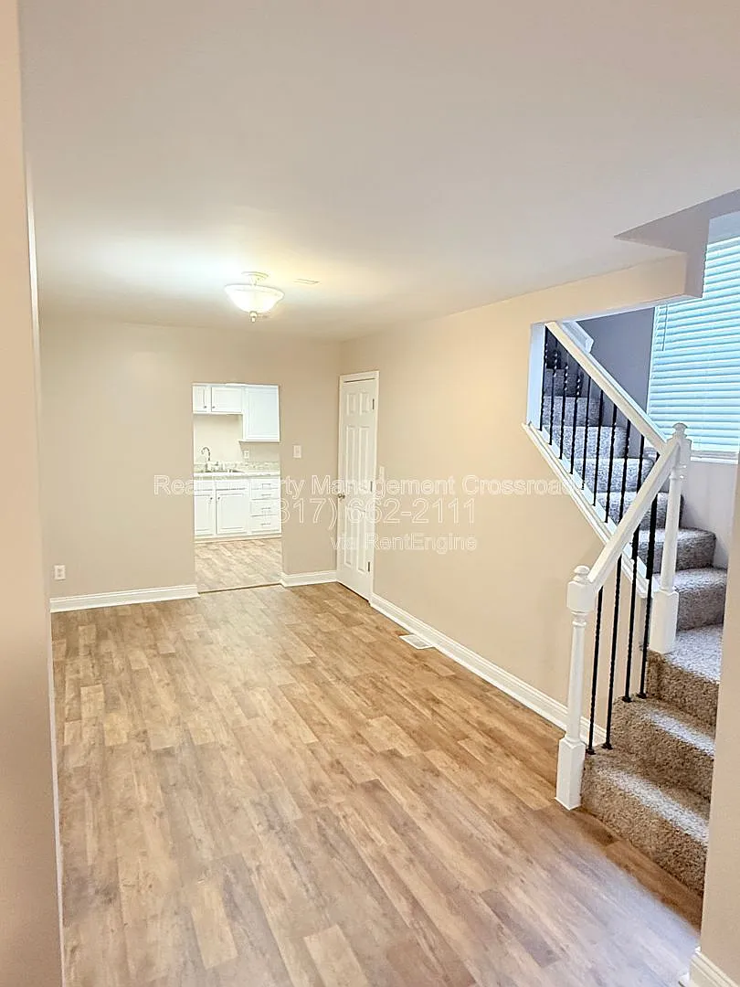 3 bed, 2.0 bath, 1777 sqft, $1,850 — Photo 3
