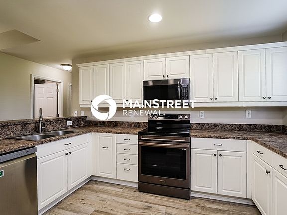 4th image of 1124 NE 32nd Ln