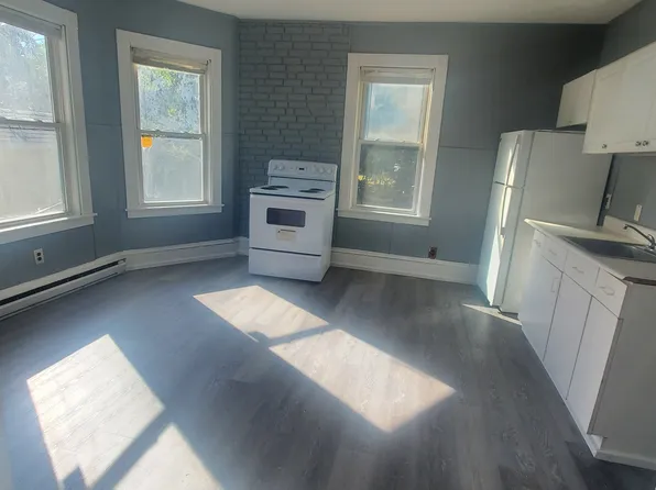 67 Front St #2, Shirley, MA 01464