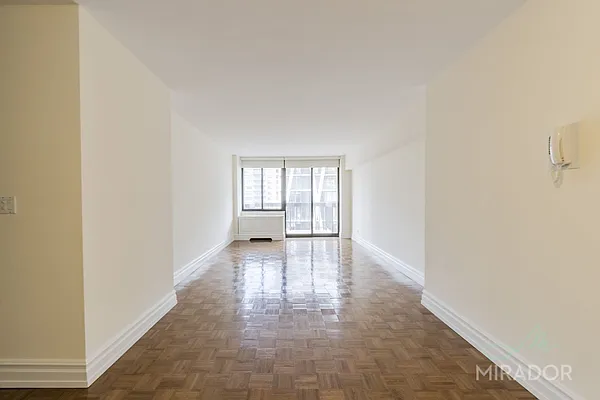 Rented by Mirador Real Estate | media 30