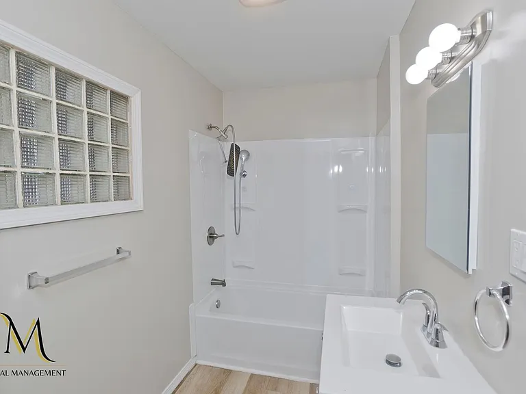 61 Hill St — Photo 13