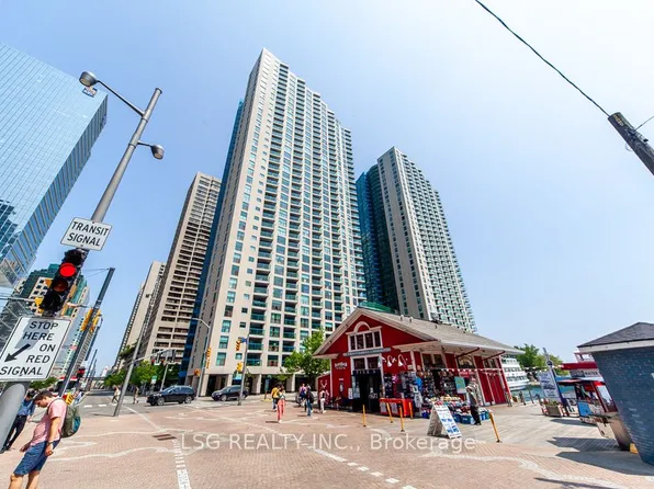 99 Harbour Sq #812, Toronto, ON M5J 2H2