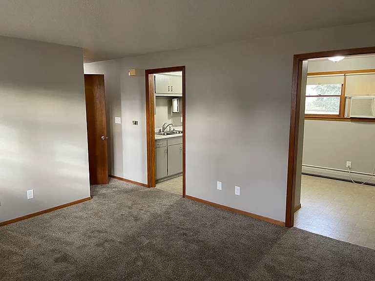 608 S Anderson St — Photo 34