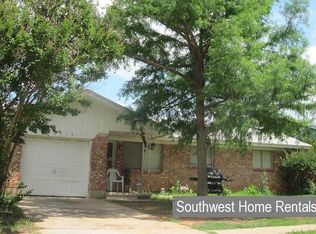 9317 NE 14th St, Midwest City, OK 73130