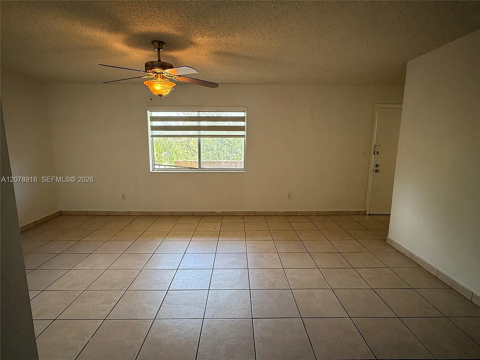 Kendall Acres West Condo — Photo 4
