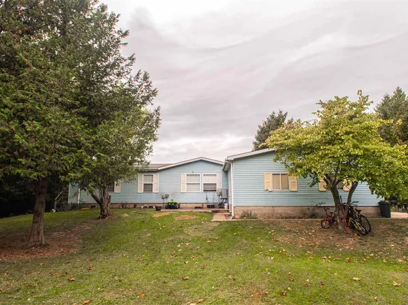 425 Knollcrest Ln, Charlevoix, MI 49720