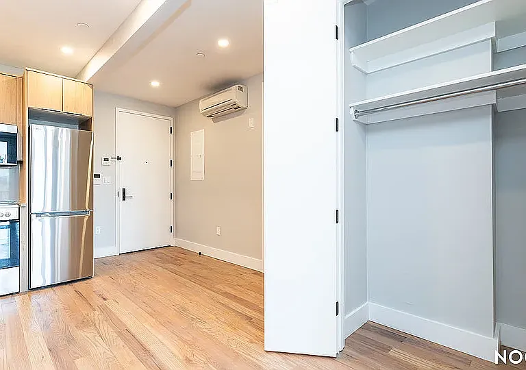 31-61 Vernon Blvd #4T — Photo 6