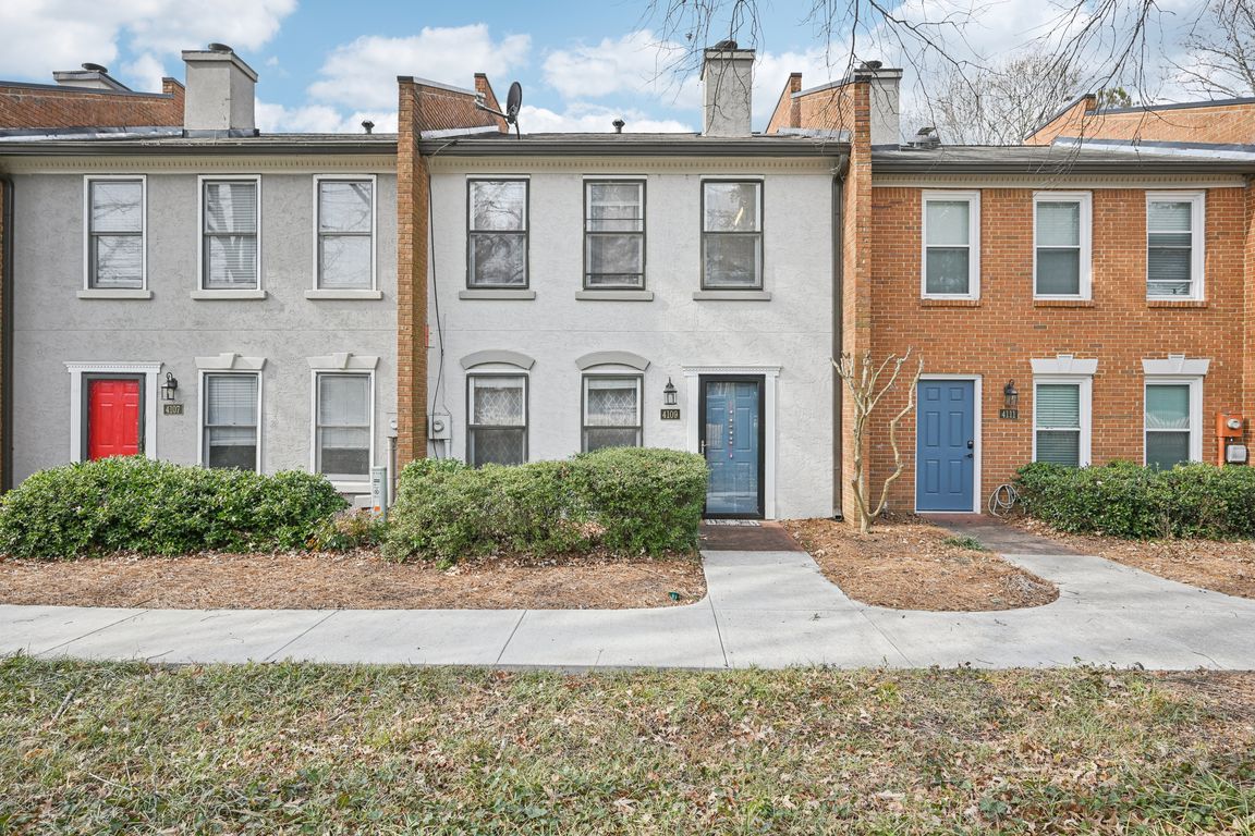 Ashford Green Dr-S3001-001.jpg
