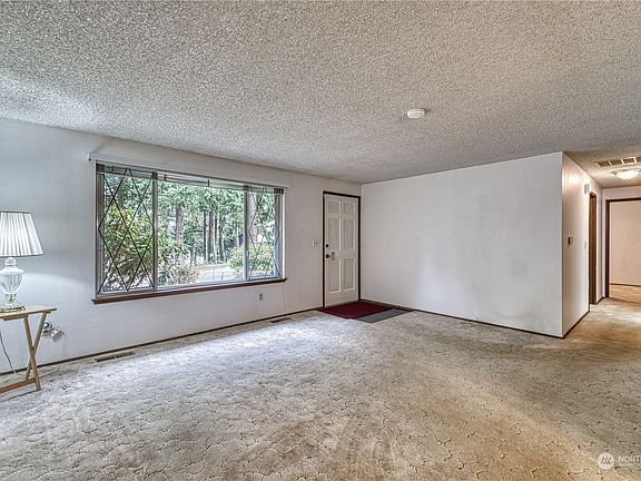 3rd image of 8117 Blue Oak Parkway NE