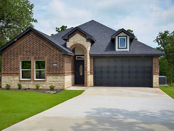 2nd image of 502 Palmetto Ct