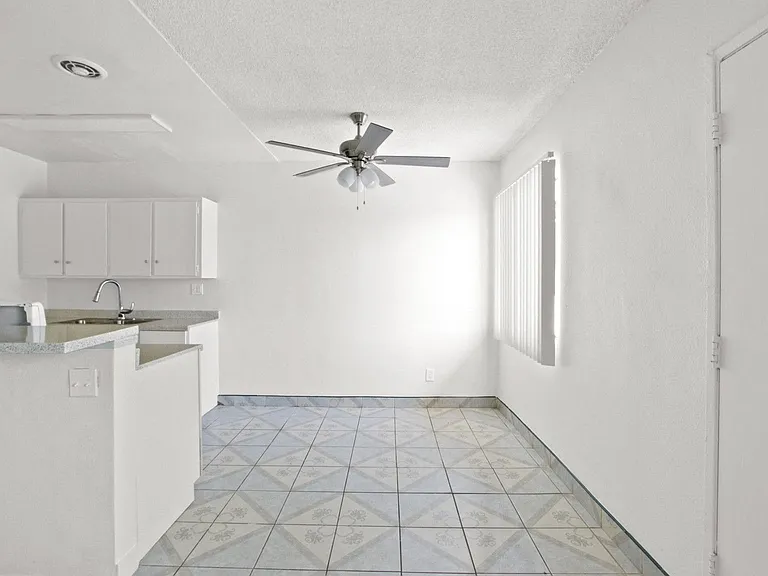 Westminster Apartments — Photo 41