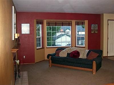 3rd image of 936 NE Winston Dr