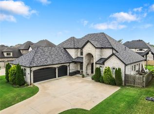 700 SE Yale St, Bentonville, AR 72712