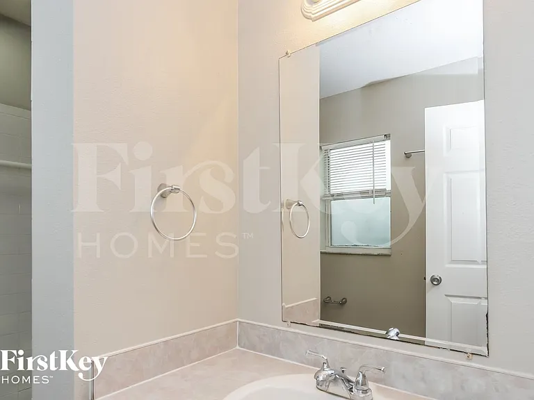 1210 E Palifox St — Photo 13