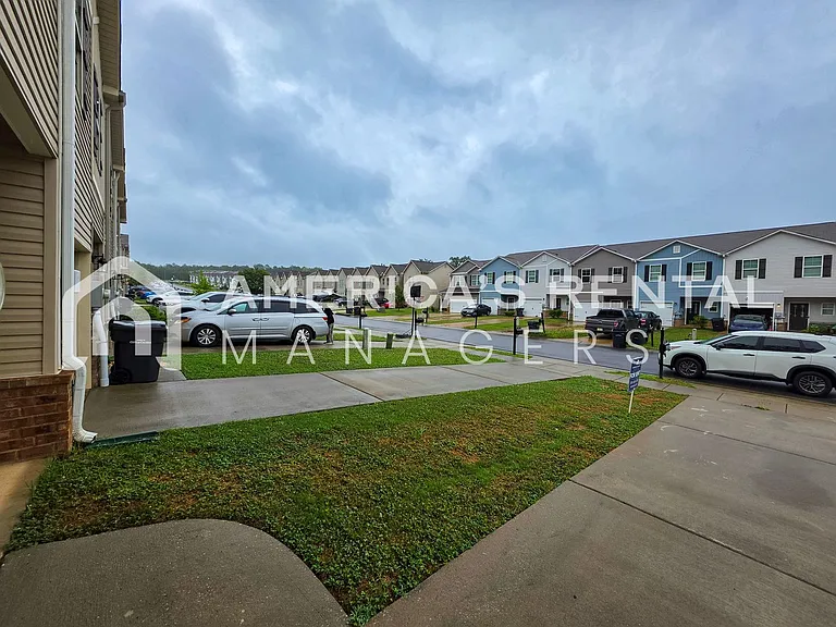 680 The Heights Ln — Photo 13