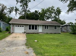 1255 McDonald Ave, Aurora, IL 60506