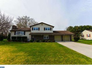 5 Lenape Dr, Pennsville, NJ 08070