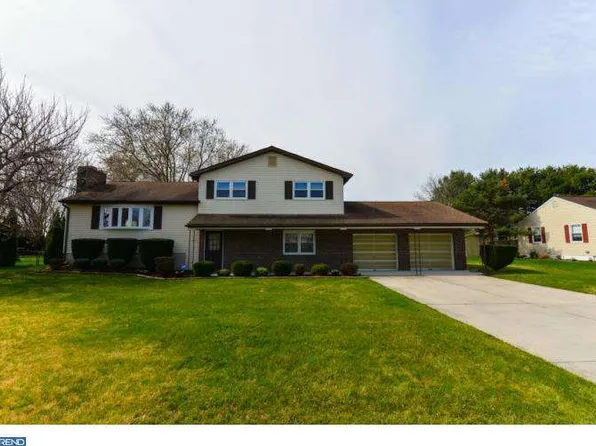 5 Lenape Dr, Pennsville, NJ 08070