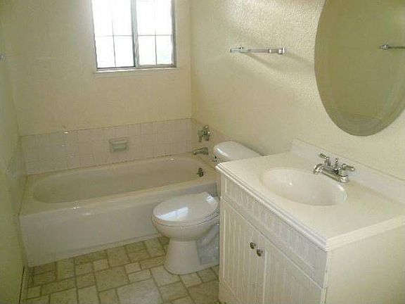 4th image of 5046 Dewey Dr