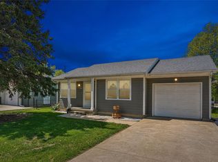 305 S Columbus St, Pleasantville, IA 50225